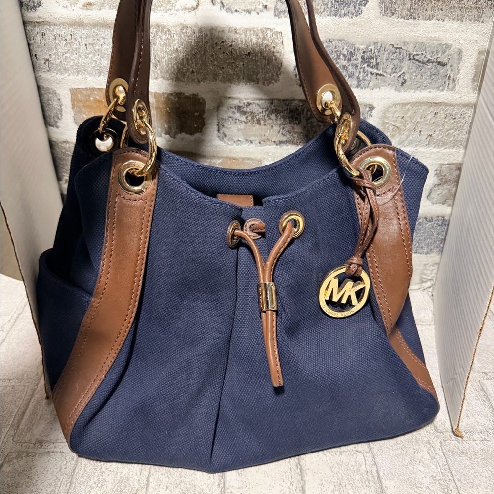 Michael Kors cinch sak bag hand bag blue and brown new no tags - Picture 2 of 11